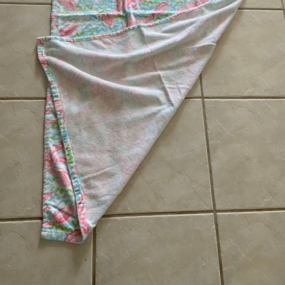 3 pieces of Lilly Pulitzer Lobstah Roll beach Towels - Picture 5 of 6